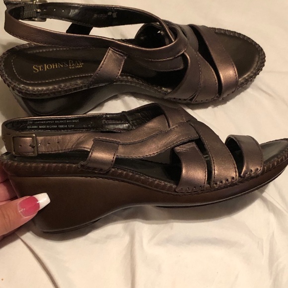 St. John’s Bay sandals 👡 
Size 9 - Picture 2 of 7
